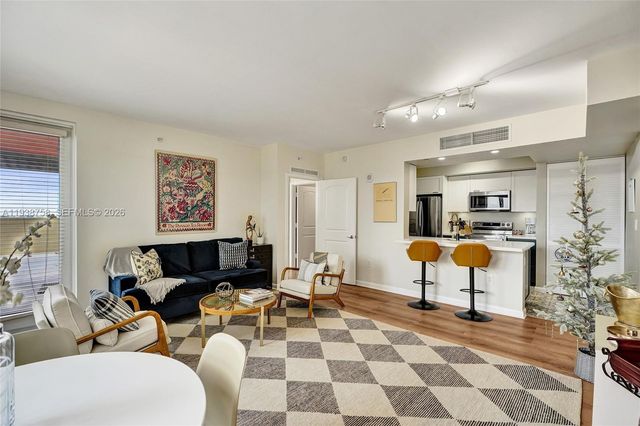 7350 SW 89th St 911S, Miami, FL 33156