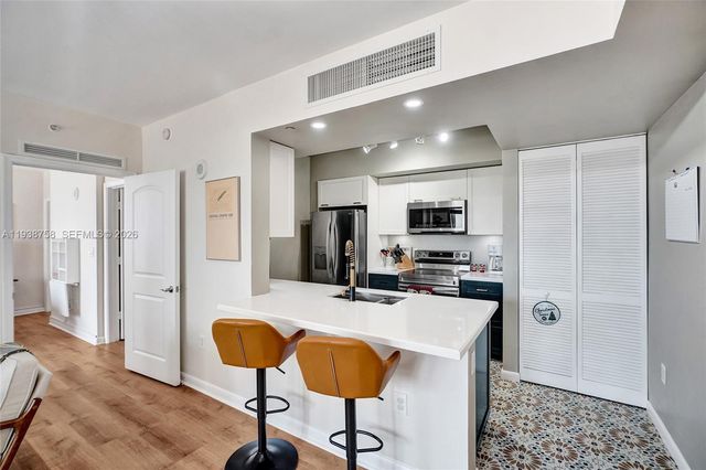 7350 SW 89th St 911S, Miami, FL 33156