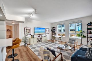 7350 SW 89th St 911S, Miami, FL 33156