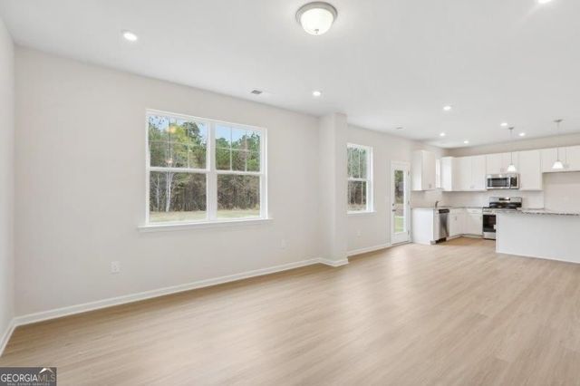 826 Kensington Street, Kingston, GA 30145