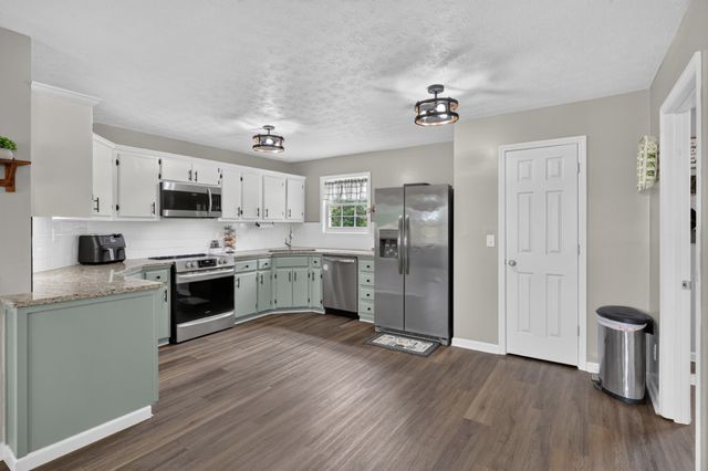 2237 Cold Springs Rd, Lafayette, TN 37083