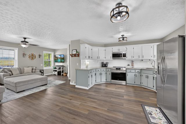 2237 Cold Springs Rd, Lafayette, TN 37083