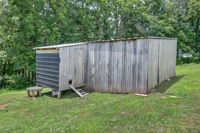 2237 Cold Springs Rd, Lafayette, TN 37083