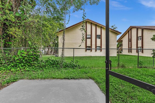 2510 Riverside Drive 2510, Coral Springs, FL 33065