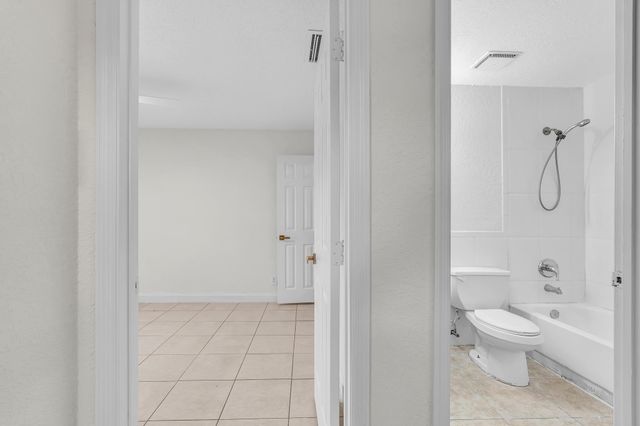 2510 Riverside Drive 2510, Coral Springs, FL 33065