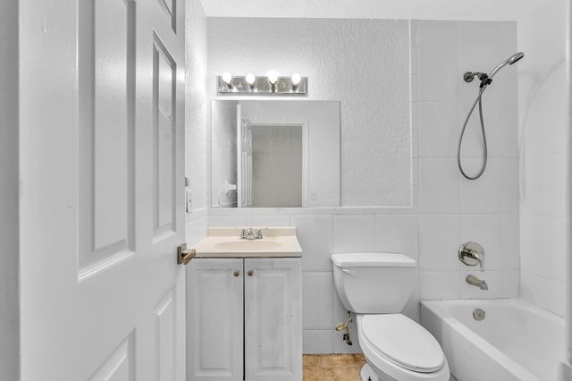 2510 Riverside Drive 2510, Coral Springs, FL 33065
