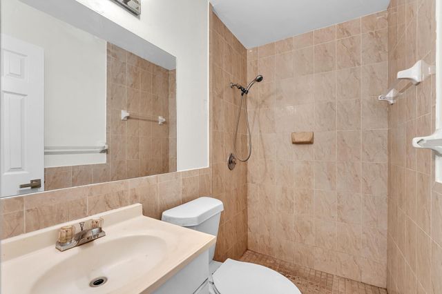 2510 Riverside Drive 2510, Coral Springs, FL 33065