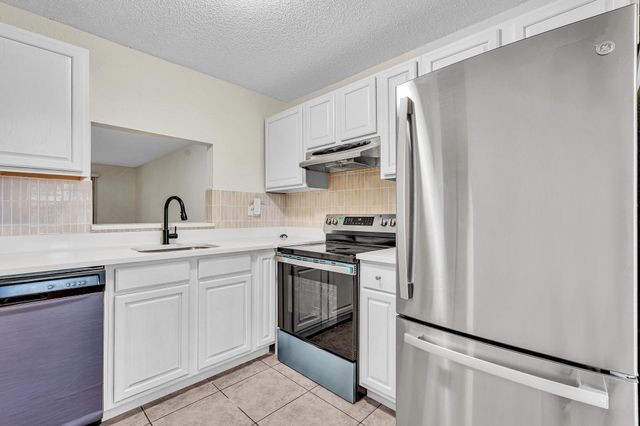 2510 Riverside Drive 2510, Coral Springs, FL 33065