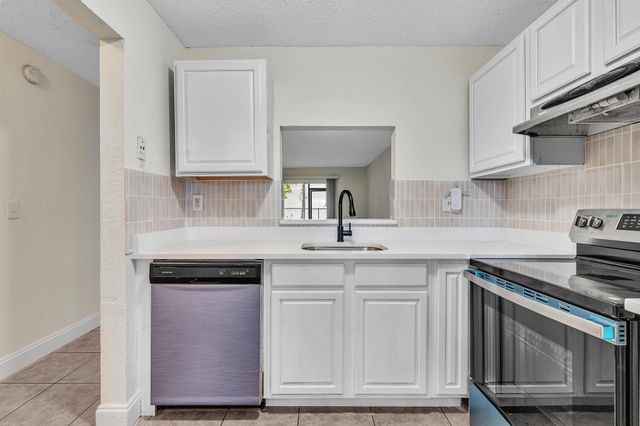 2510 Riverside Drive 2510, Coral Springs, FL 33065