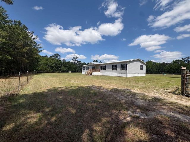 1660 Nathan Dr., Loris, SC 29569