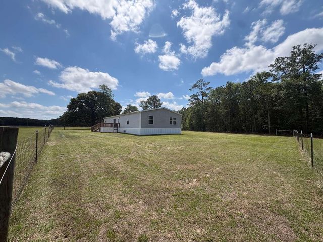 1660 Nathan Dr., Loris, SC 29569