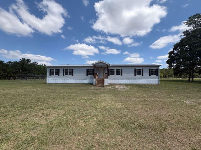 1660 Nathan Dr., Loris, SC 29569