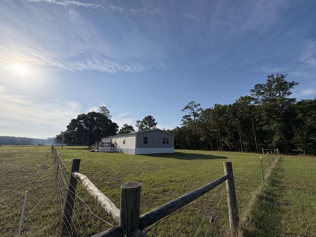 1660 Nathan Dr., Loris, SC 29569