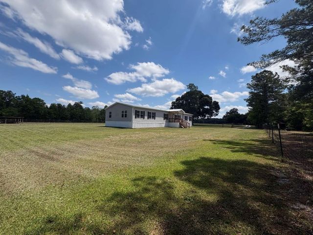 1660 Nathan Dr., Loris, SC 29569