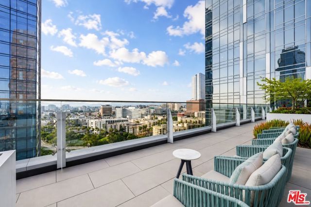 877 Francisco Street 1716, Los Angeles, CA 90017