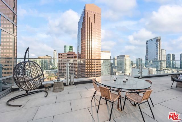 877 Francisco Street 1716, Los Angeles, CA 90017