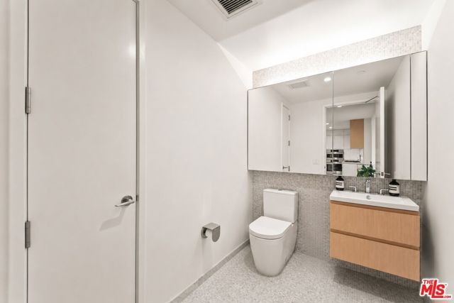 877 Francisco Street 1716, Los Angeles, CA 90017