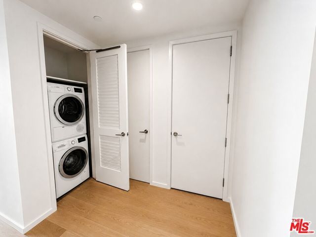 877 Francisco Street 1716, Los Angeles, CA 90017