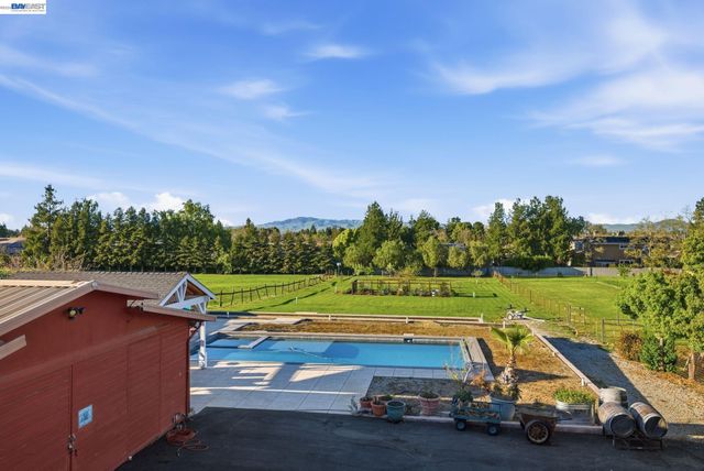 2680 Marina Ave., Livermore, CA 94550