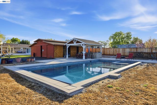 2680 Marina Ave., Livermore, CA 94550