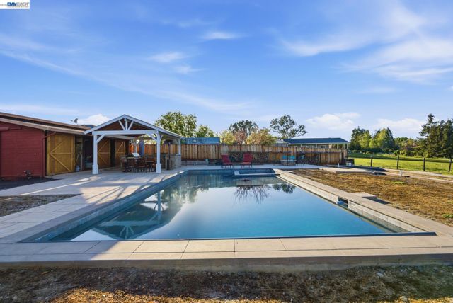 2680 Marina Ave., Livermore, CA 94550