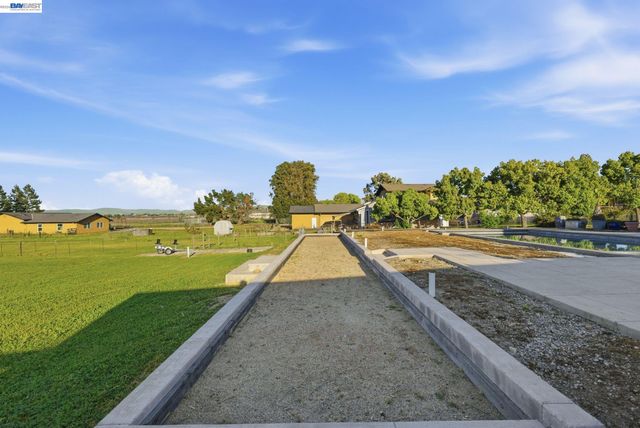 2680 Marina Ave., Livermore, CA 94550