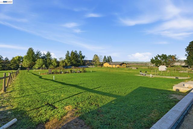 2680 Marina Ave., Livermore, CA 94550