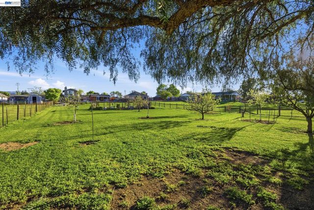 2680 Marina Ave., Livermore, CA 94550