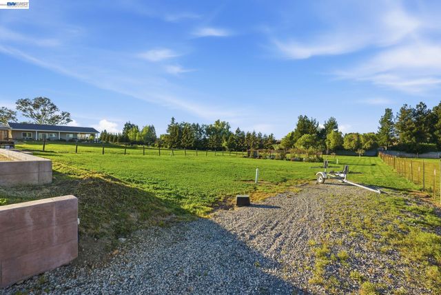 2680 Marina Ave., Livermore, CA 94550