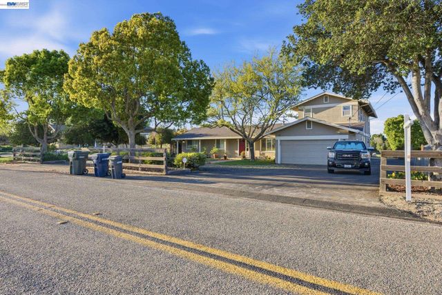 2680 Marina Ave., Livermore, CA 94550