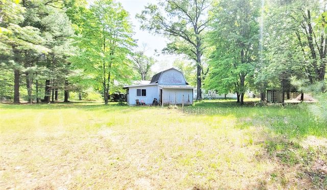 5350 E Crystal Lake Road, Holton, MI 49425