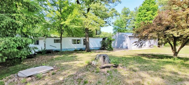 5350 E Crystal Lake Road, Holton, MI 49425