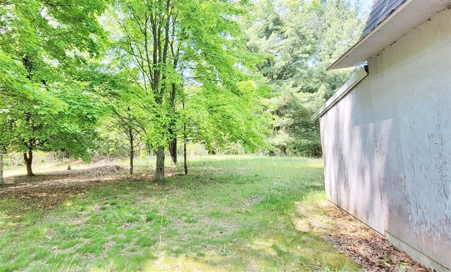 5350 E Crystal Lake Road, Holton, MI 49425