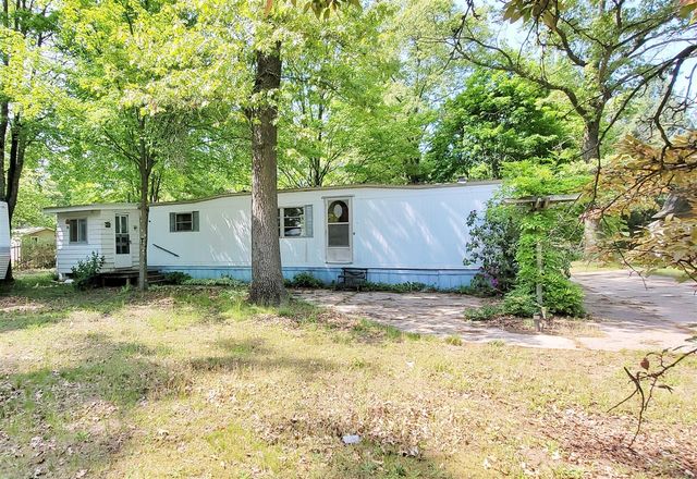 5350 E Crystal Lake Road, Holton, MI 49425