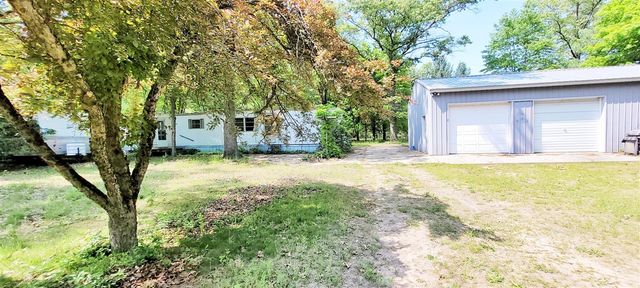5350 E Crystal Lake Road, Holton, MI 49425