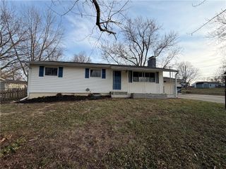 1501 NE 67th Place, Gladstone, MO 64118