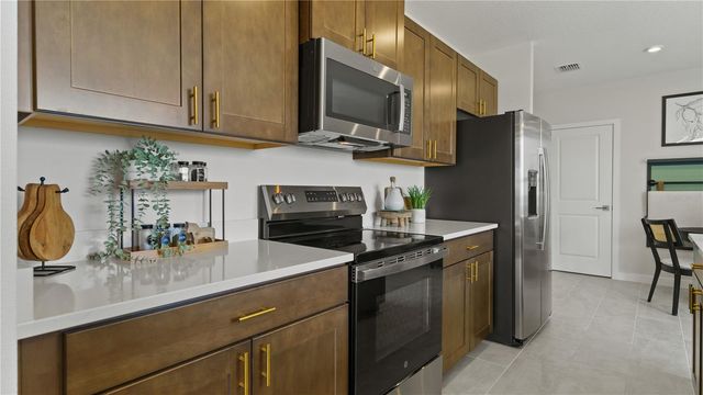 1952 DIAMOND HEAD CIRCLE, Haines City, FL 33844
