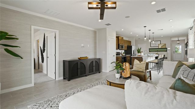 1952 DIAMOND HEAD CIRCLE, Haines City, FL 33844
