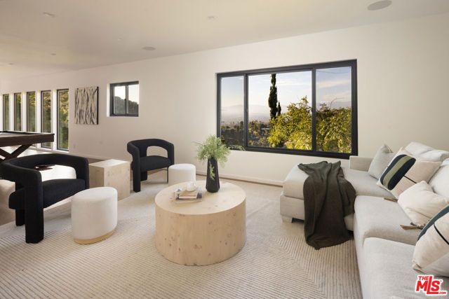 8620 Skyline Drive, Los Angeles, CA 90046