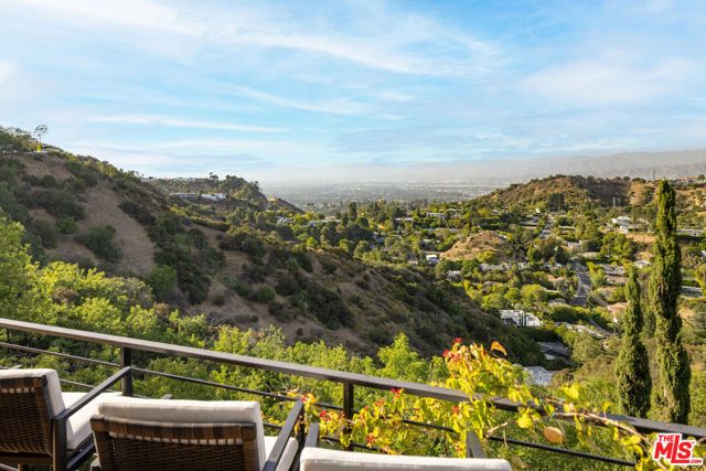 8620 Skyline Drive, Los Angeles, CA 90046