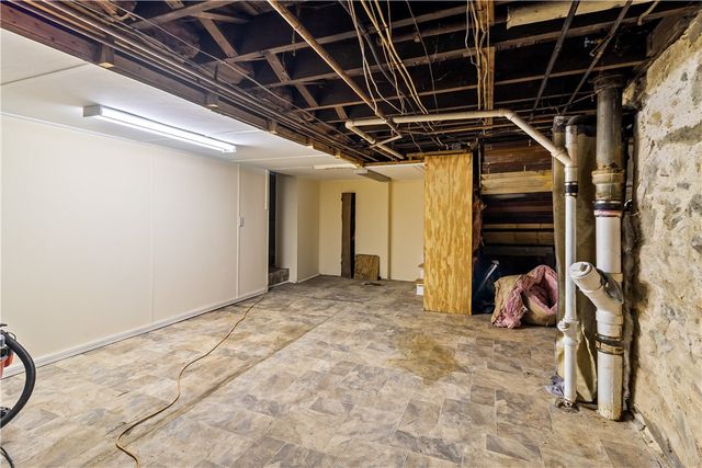 129 Shore Road, East Providence, RI 02903