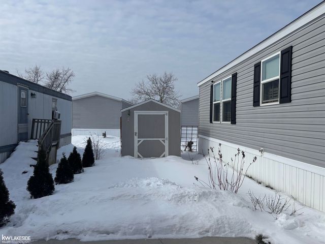 38047 Leverette Avenue, Clinton Twp, MI 48038