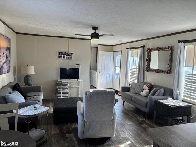 38047 Leverette Avenue, Clinton Twp, MI 48038