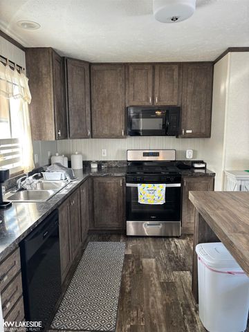 38047 Leverette Avenue, Clinton Twp, MI 48038