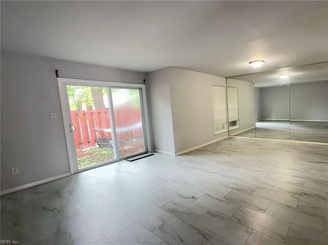 1379 E Tanners Creek DR, Norfolk, VA 23513