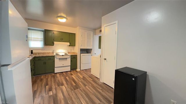 1379 E Tanners Creek DR, Norfolk, VA 23513