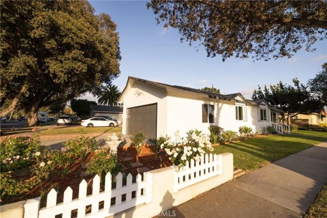 1922 Meriday, Santa Ana, CA 92706