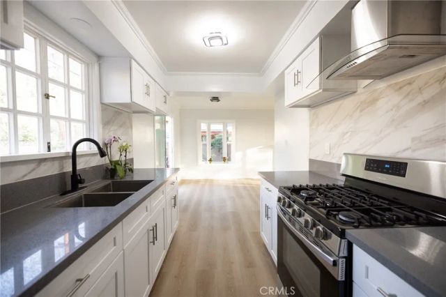 1922 Meriday, Santa Ana, CA 92706