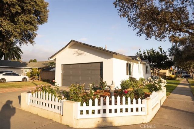 1922 Meriday, Santa Ana, CA 92706