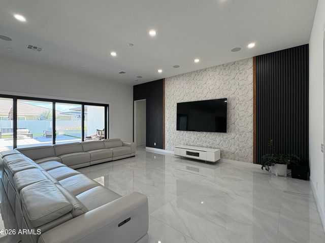 1285 E MEAD Drive, Gilbert, AZ 85298